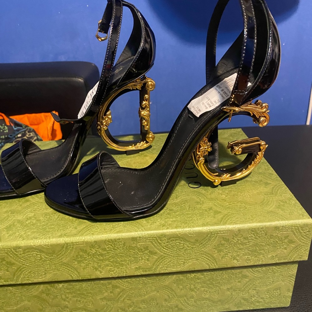 Elegant Black and Gold Women's Heels